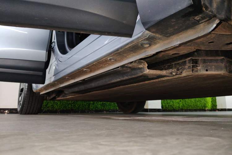Used Baojun Yunhai 2024 600km Pure Electric Version Right Side Sill
