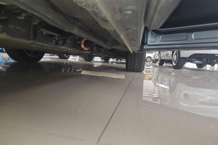 Used Baojun Yunhai 2024 140km Plug-in Hybrid Version Right Side Sill