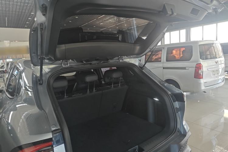 Used Baojun Yunhai 2024 140km Plug-in Hybrid Version Trunk