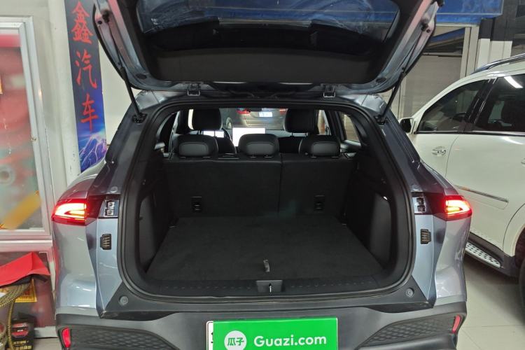 Used Baojun Yunhai 2024 140km Plug-in Hybrid Version Trunk