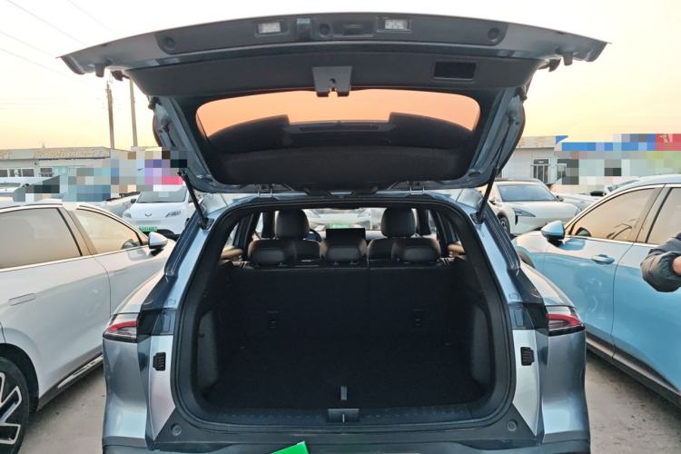 Used Baojun Yunhai 2024 140km Plug-in Hybrid Version Trunk