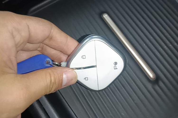 Used Baojun Yunhai 2024 140km Plug-in Hybrid Version Vehicle Key