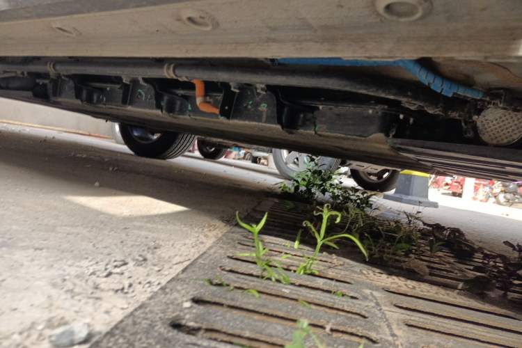 Used Baojun Yunhai 2024 140km Plug-in Hybrid Version Chassis Front Right