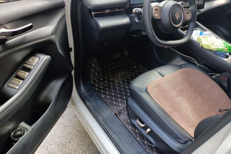 Used Baojun Yunhai 2024 140km Plug-in Hybrid Version Driver Seat