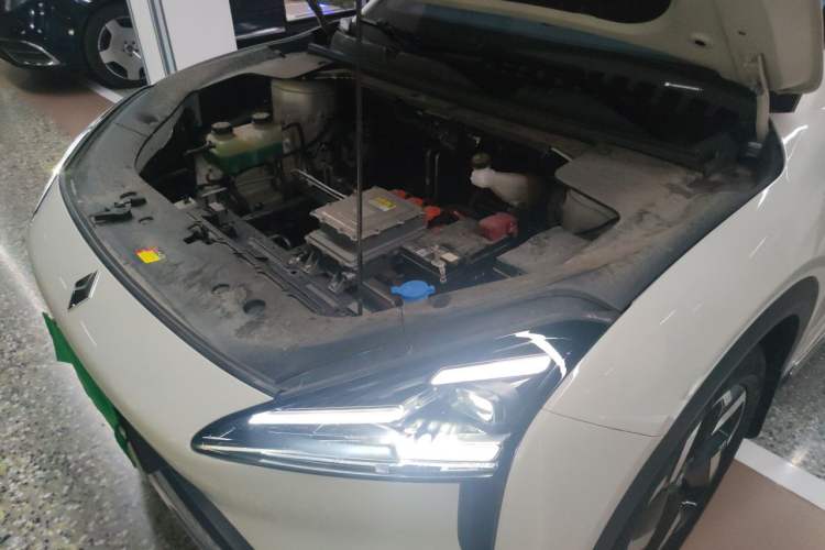 Used Baojun Yunhai 2024 500km Pure Electric Version Engine Bay Left
