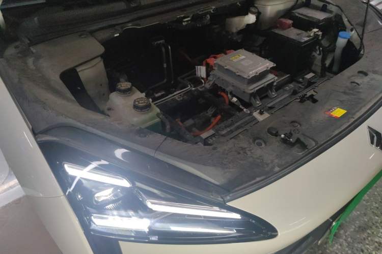 Used Baojun Yunhai 2024 500km Pure Electric Version Engine Bay Right