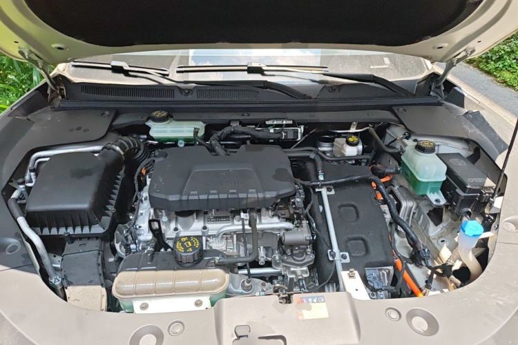 Used Baojun Yunhai 2024 140km Plug-in Hybrid Version Engine Bay