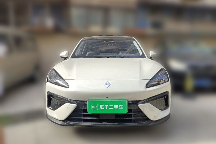 Used Baojun Yunhai 2024 140km Plug-in Hybrid Version Front