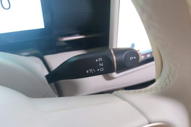 Used Baojun Yunhai 2024 500km Pure Electric Version Gear Lever
