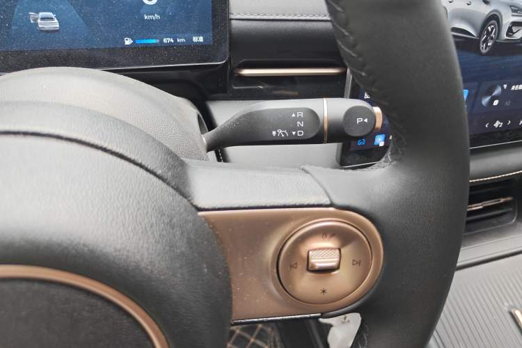 Used Baojun Yunhai 2024 140km Plug-in Hybrid Version Gear Lever