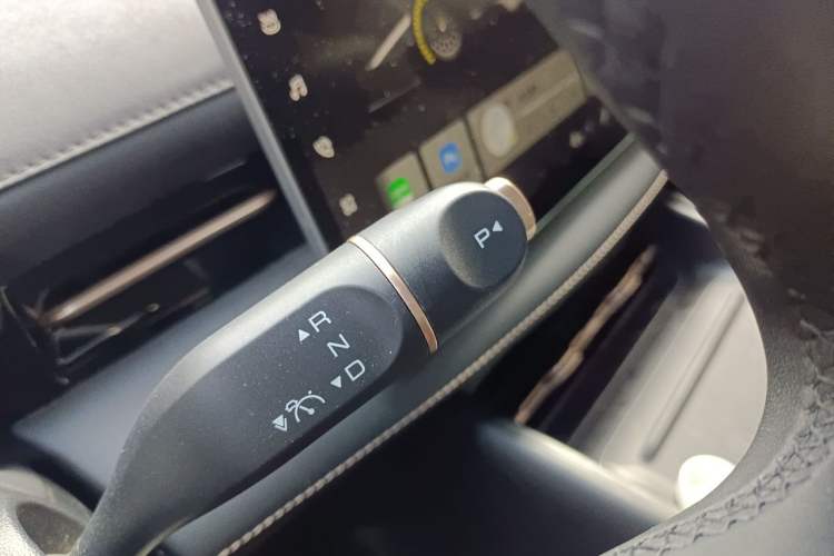 Used Baojun Yunhai 2024 140km Plug-in Hybrid Version Gear Lever
