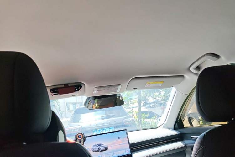 Used Baojun Yunhai 2024 140km Plug-in Hybrid Version Headliner