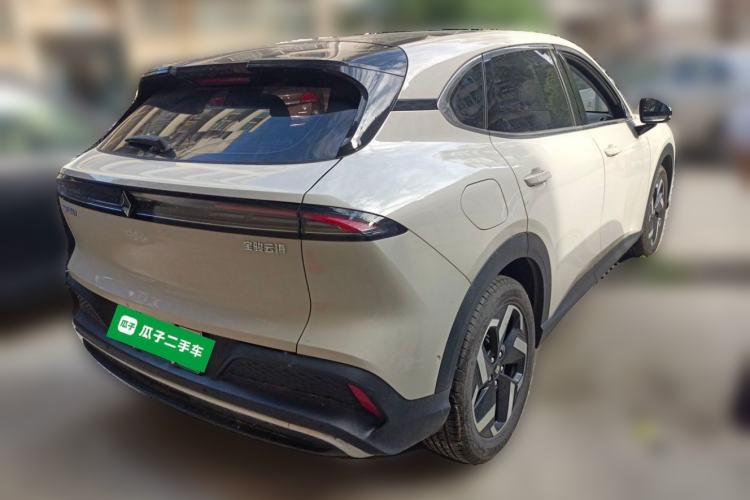 Used Baojun Yunhai 2024 140km Plug-in Hybrid Version Rear Right 45 Deg