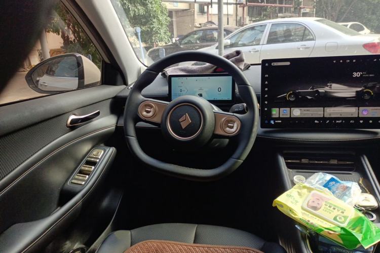 Used Baojun Yunhai 2024 140km Plug-in Hybrid Version Steering Wheel