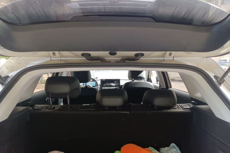 Used Baojun Yunhai 2024 140km Plug-in Hybrid Version Trunk