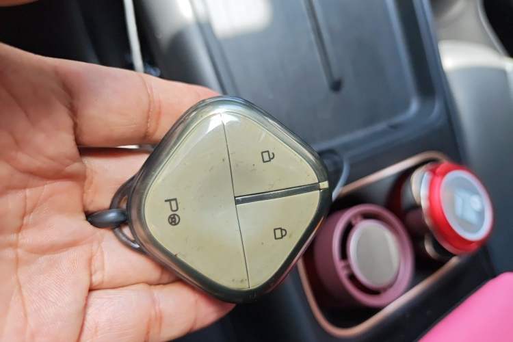 Used Baojun Yunhai 2024 140km Plug-in Hybrid Version Vehicle Key
