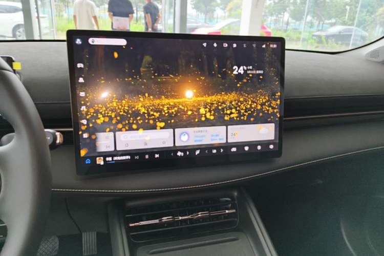Used Baojun Yunhai 2024 600km Pure Electric Version Audio And AC Panel