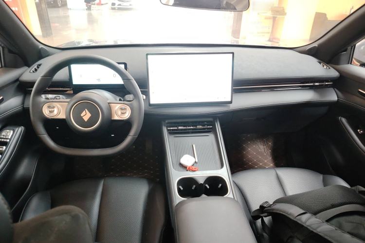 Used Baojun Yunhai 2024 140km Plug-in Hybrid Version Center Console