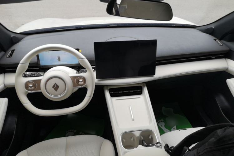 Used Baojun Yunhai 2024 500km Pure Electric Version Center Console