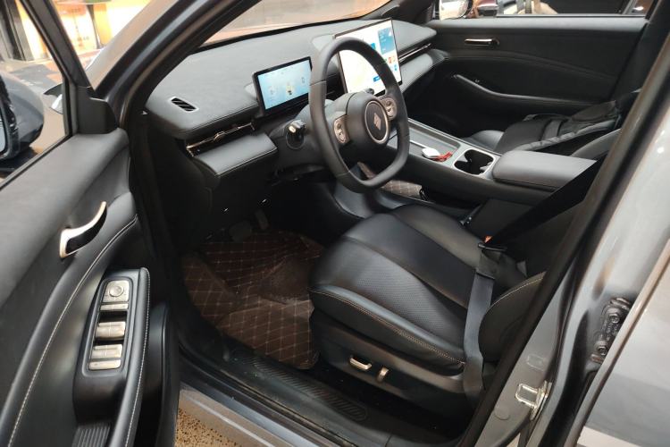 Used Baojun Yunhai 2024 140km Plug-in Hybrid Version Driver Seat