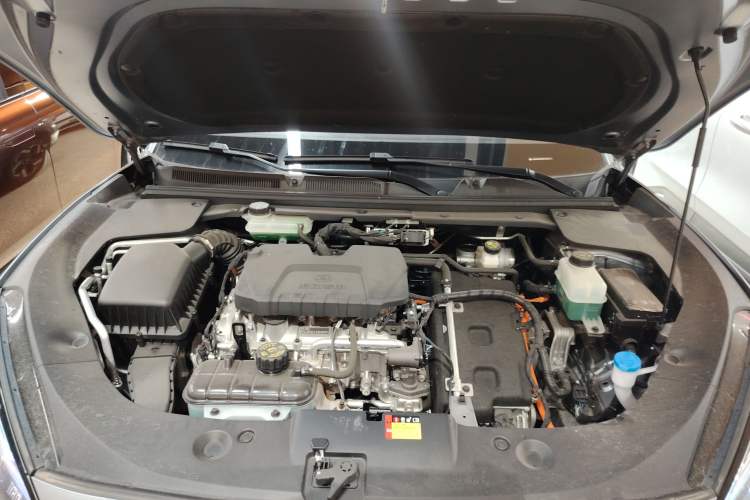 Used Baojun Yunhai 2024 140km Plug-in Hybrid Version Engine Bay