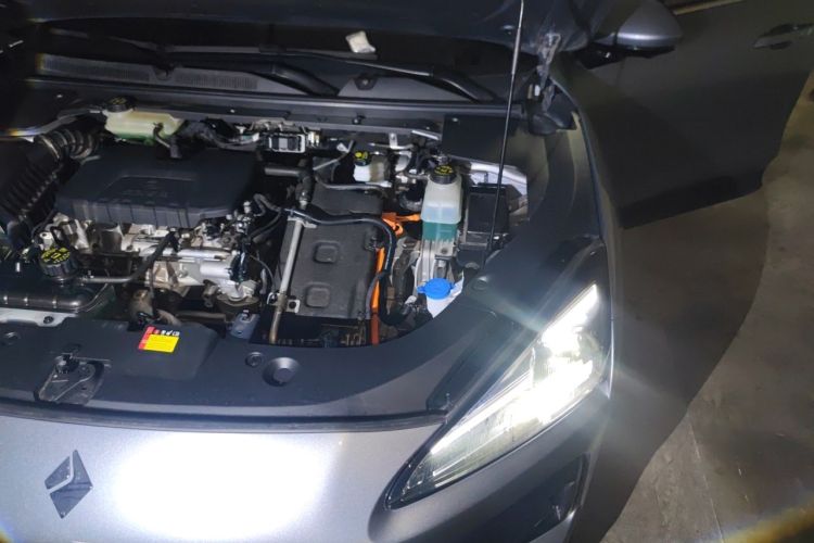 Used Baojun Yunhai 2024 60km Plug-in Hybrid Version Engine Bay Left