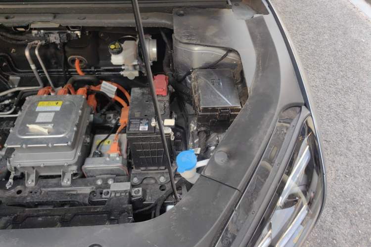 Used Baojun Yunhai 2024 600km Pure Electric Version Engine Bay Left
