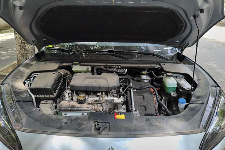 Used Baojun Yunhai 2024 140km Plug-in Hybrid Version Engine Bay