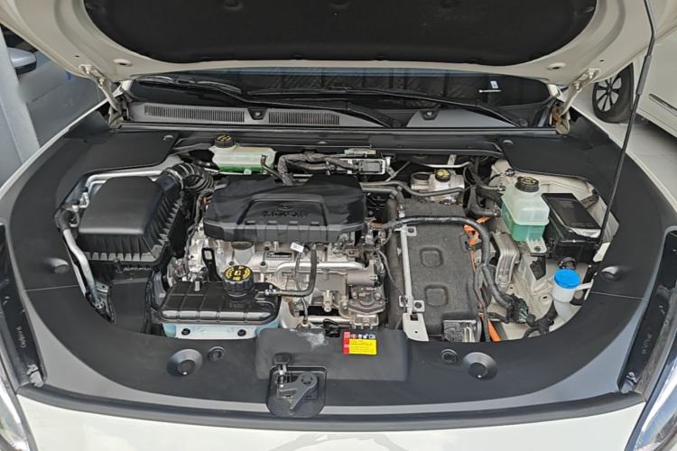 Used Baojun Yunhai 2024 140km Plug-in Hybrid Version Engine Bay