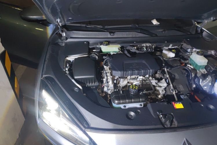Used Baojun Yunhai 2024 60km Plug-in Hybrid Version Engine Bay Right