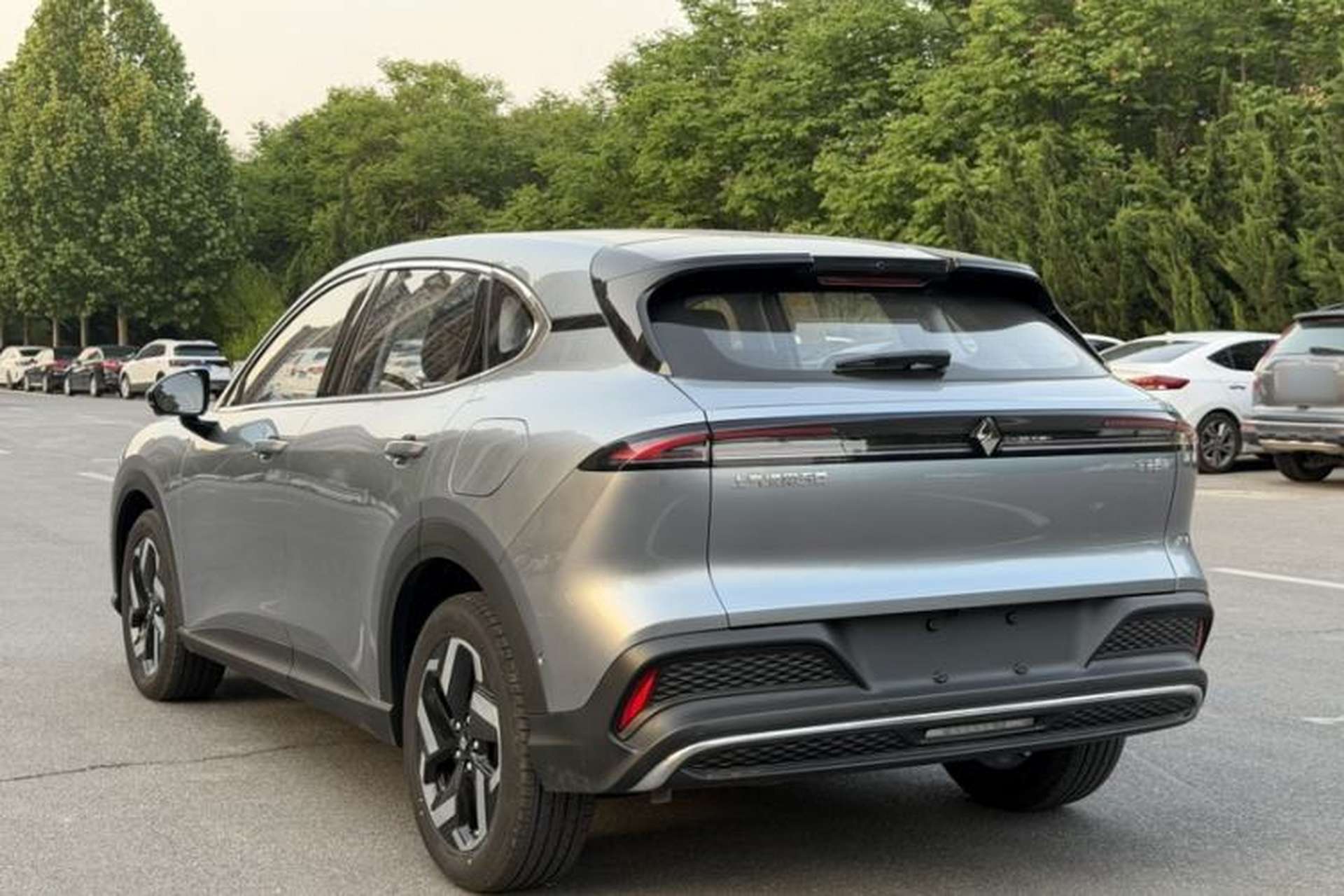 Used Baojun Yunhai 2024 140km Plug-in Hybrid Version Exterior 1