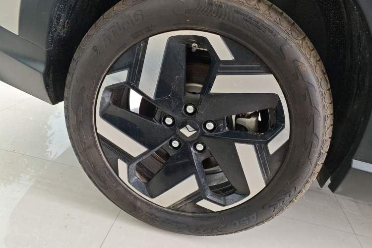 Used Baojun Yunhai 2024 140km Plug-in Hybrid Version Exterior 5