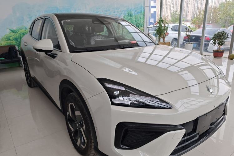 Used Baojun Yunhai 2024 140km Plug-in Hybrid Version Front Right 45 Deg