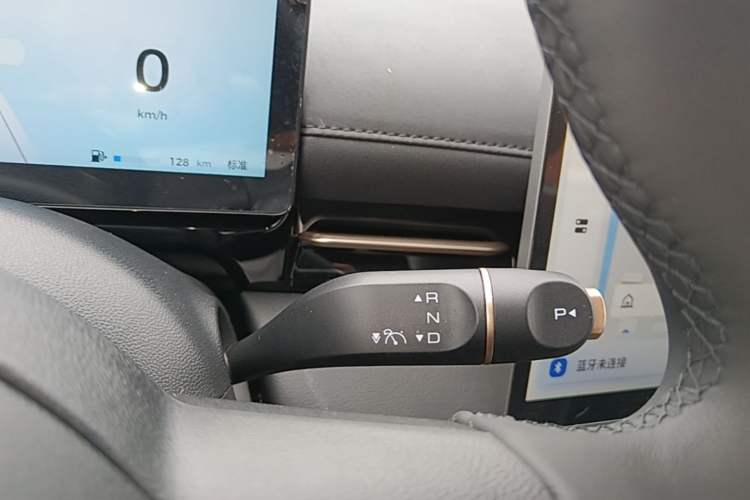 Used Baojun Yunhai 2024 140km Plug-in Hybrid Version Gear Lever