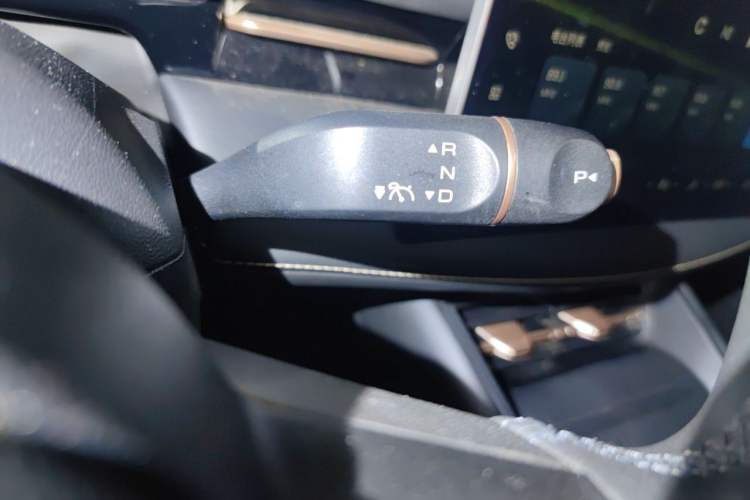 Used Baojun Yunhai 2024 60km Plug-in Hybrid Version Gear Lever