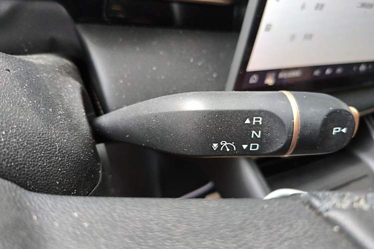Used Baojun Yunhai 2024 140km Plug-in Hybrid Version Gear Lever