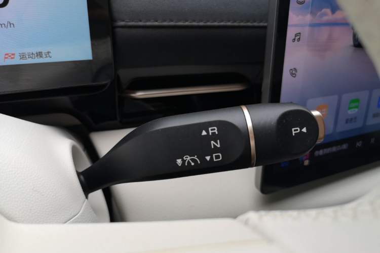 Used Baojun Yunhai 2024 500km Pure Electric Version Gear Lever