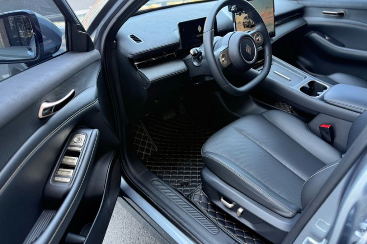 Used Baojun Yunhai 2024 140km Plug-in Hybrid Version Interior 1