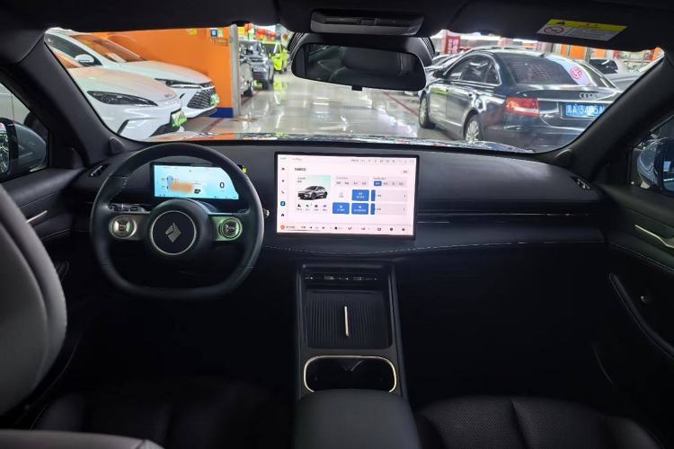 Used Baojun Yunhai 2024 140km Plug-in Hybrid Version Interior 1