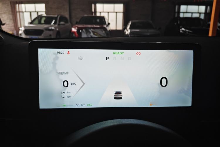 Used Baojun Yunhai 2024 140km Plug-in Hybrid Version Interior 2