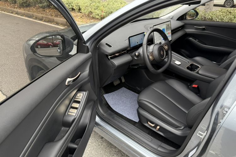 Used Baojun Yunhai 2024 600km Pure Electric Version Interior 2
