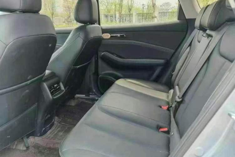 Used Baojun Yunhai 2024 140km Plug-in Hybrid Version Interior 4