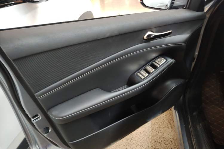Used Baojun Yunhai 2024 140km Plug-in Hybrid Version Left Front Door Interior