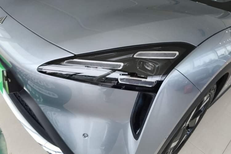 Used Baojun Yunhai 2024 600km Pure Electric Version Left Front Headlight