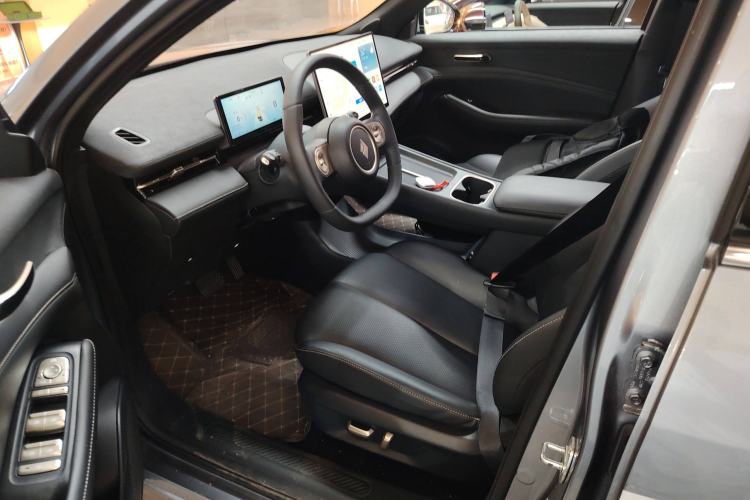 Used Baojun Yunhai 2024 140km Plug-in Hybrid Version Left Front Seat