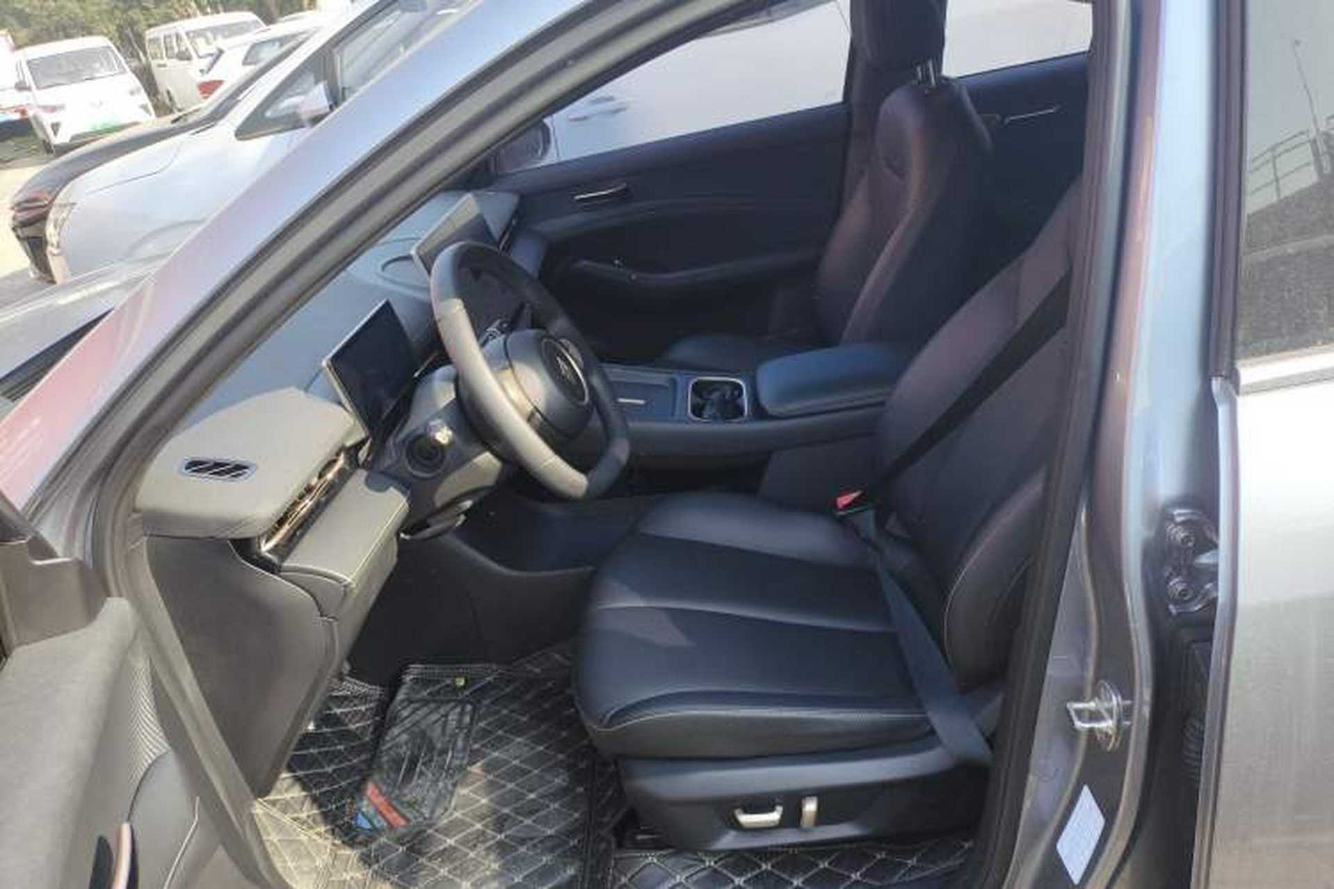 Used Baojun Yunhai 2024 140km Plug-in Hybrid Version Left Front Seat