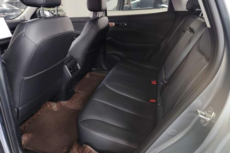 Used Baojun Yunhai 2024 500km Pure Electric Version Left Rear Seat