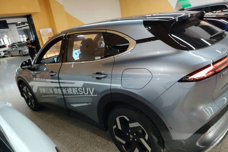 Used Baojun Yunhai 2024 140km Plug-in Hybrid Version Left Side