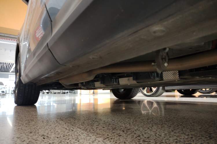 Used Baojun Yunhai 2024 140km Plug-in Hybrid Version Left Side Sill