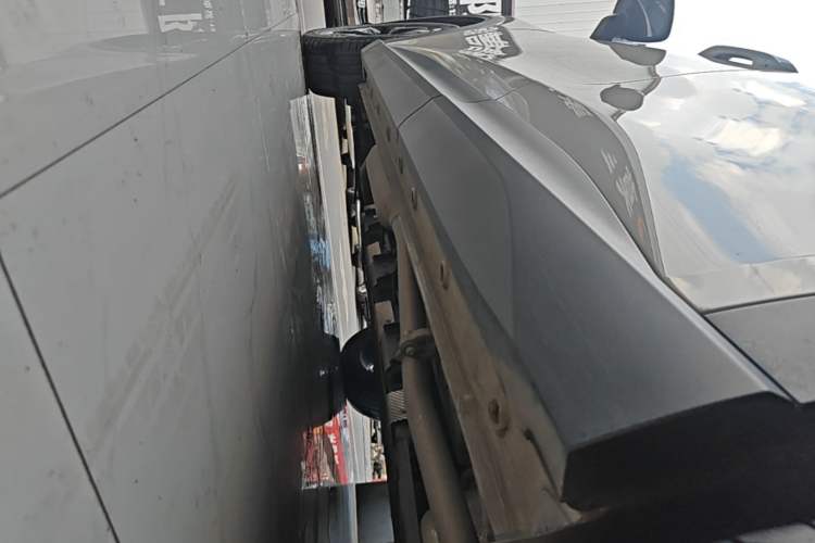 Used Baojun Yunhai 2024 140km Plug-in Hybrid Version Left Side Sill